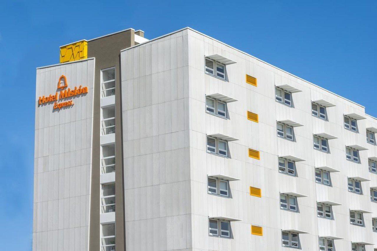 Mision Express Queretaro Hotel Exterior photo