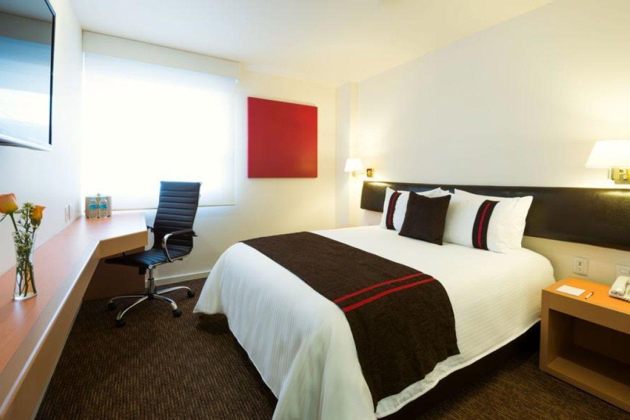 Mision Express Queretaro Hotel Exterior photo