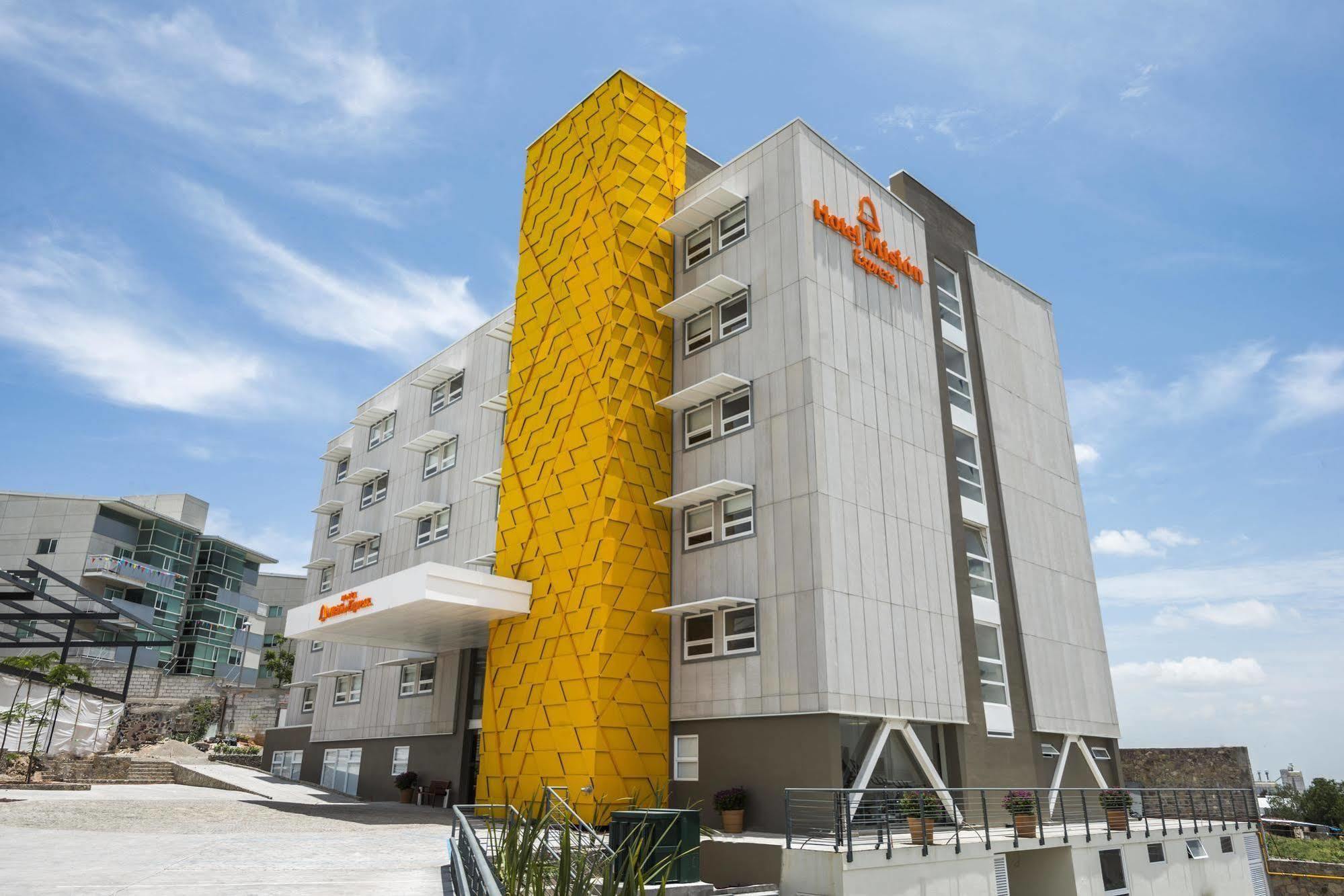 Mision Express Queretaro Hotel Exterior photo