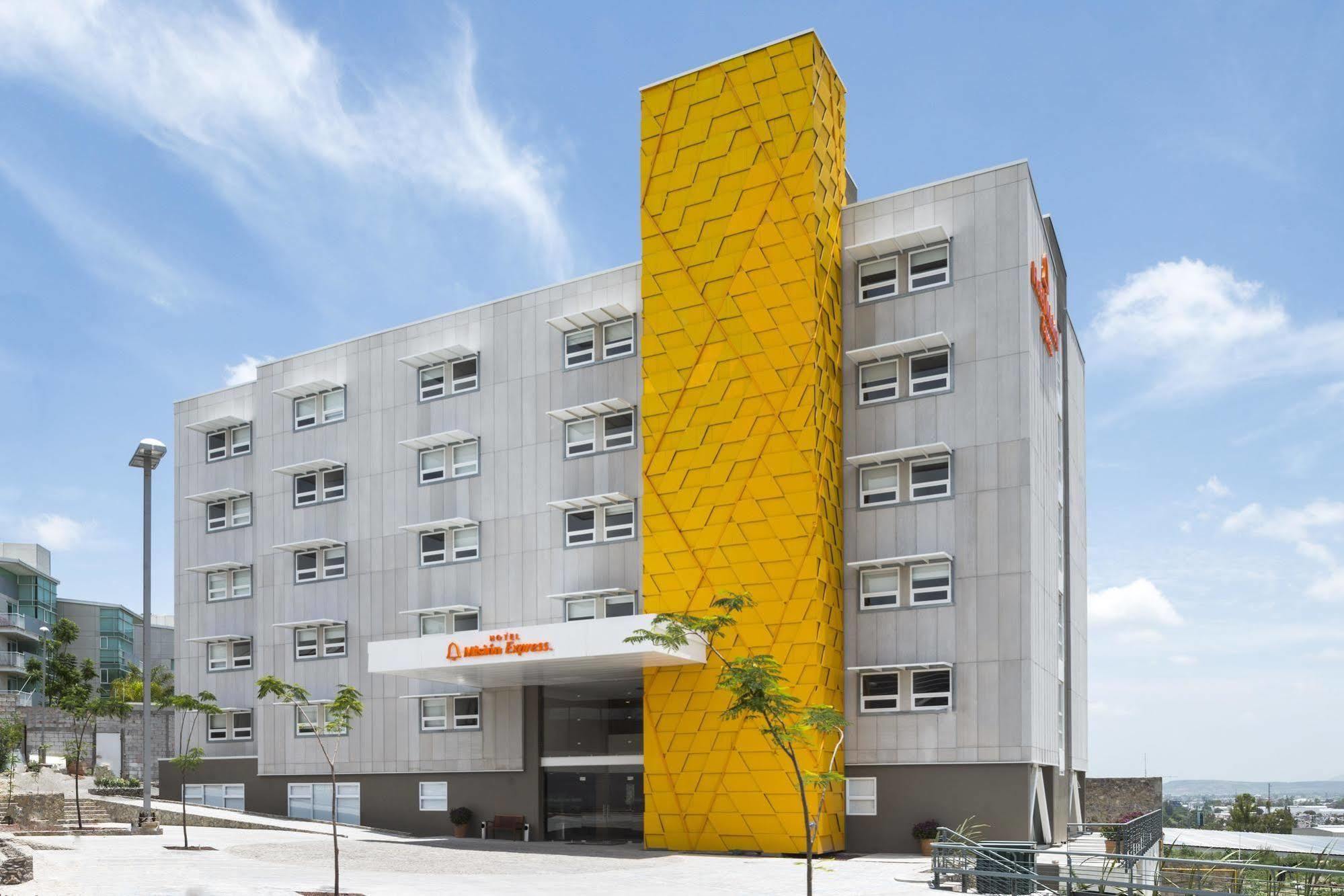 Mision Express Queretaro Hotel Exterior photo