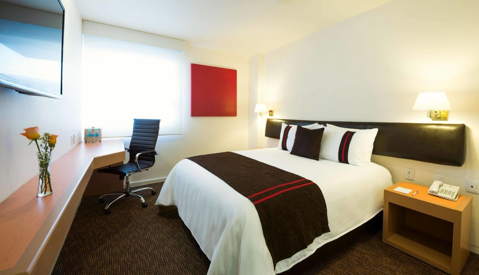 Mision Express Queretaro Hotel Exterior photo